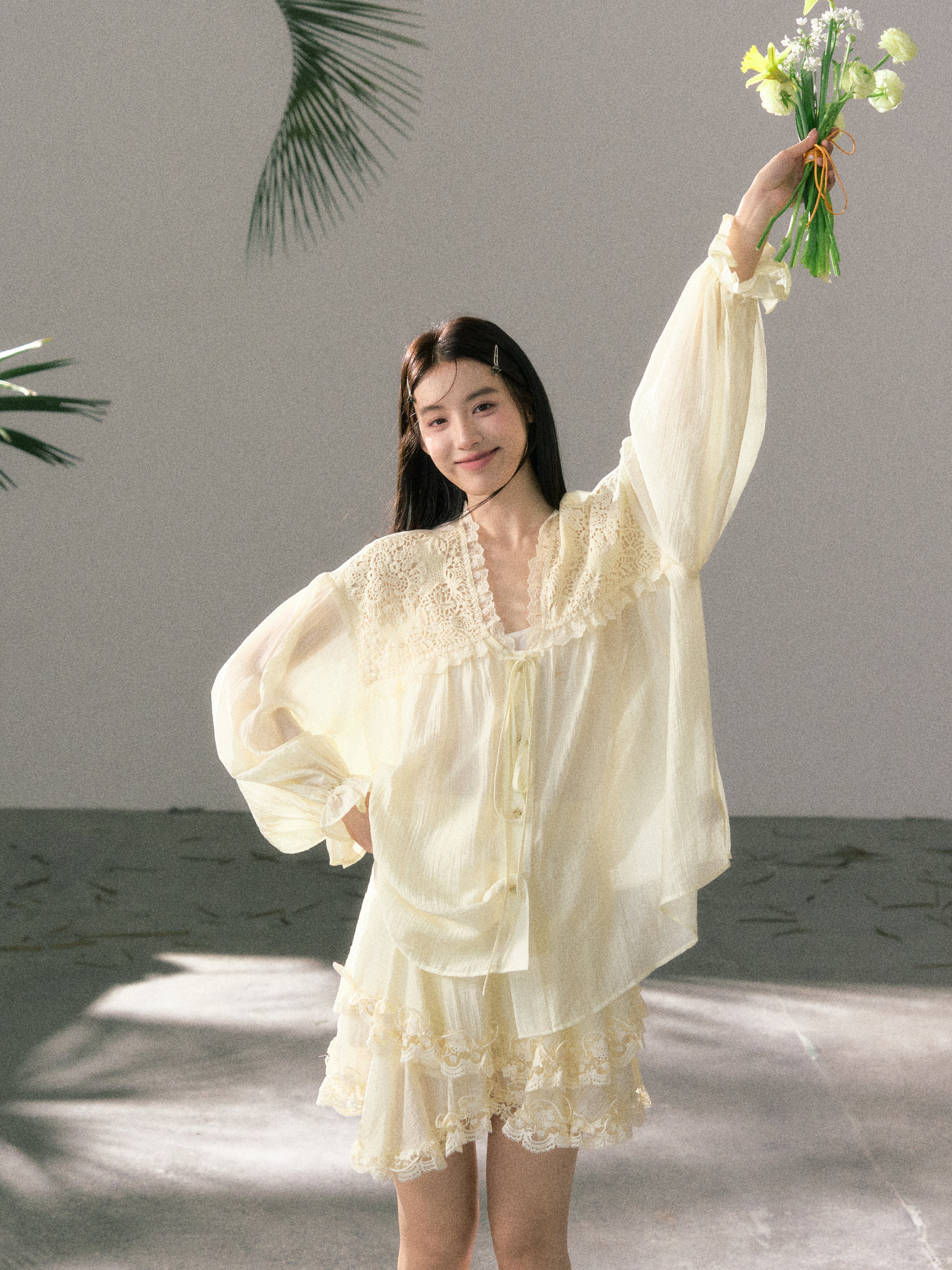Lafreedom LAF360408&amp;LAF360409 Light yellow French hollow lace vacation style shirt + skirt