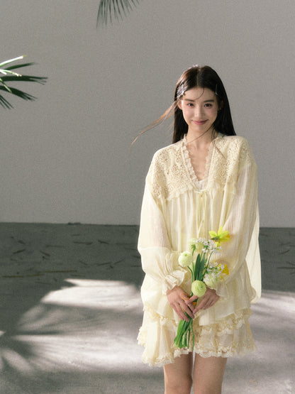 Lafreedom LAF360408&amp;LAF360409 Light yellow French hollow lace vacation style shirt + skirt