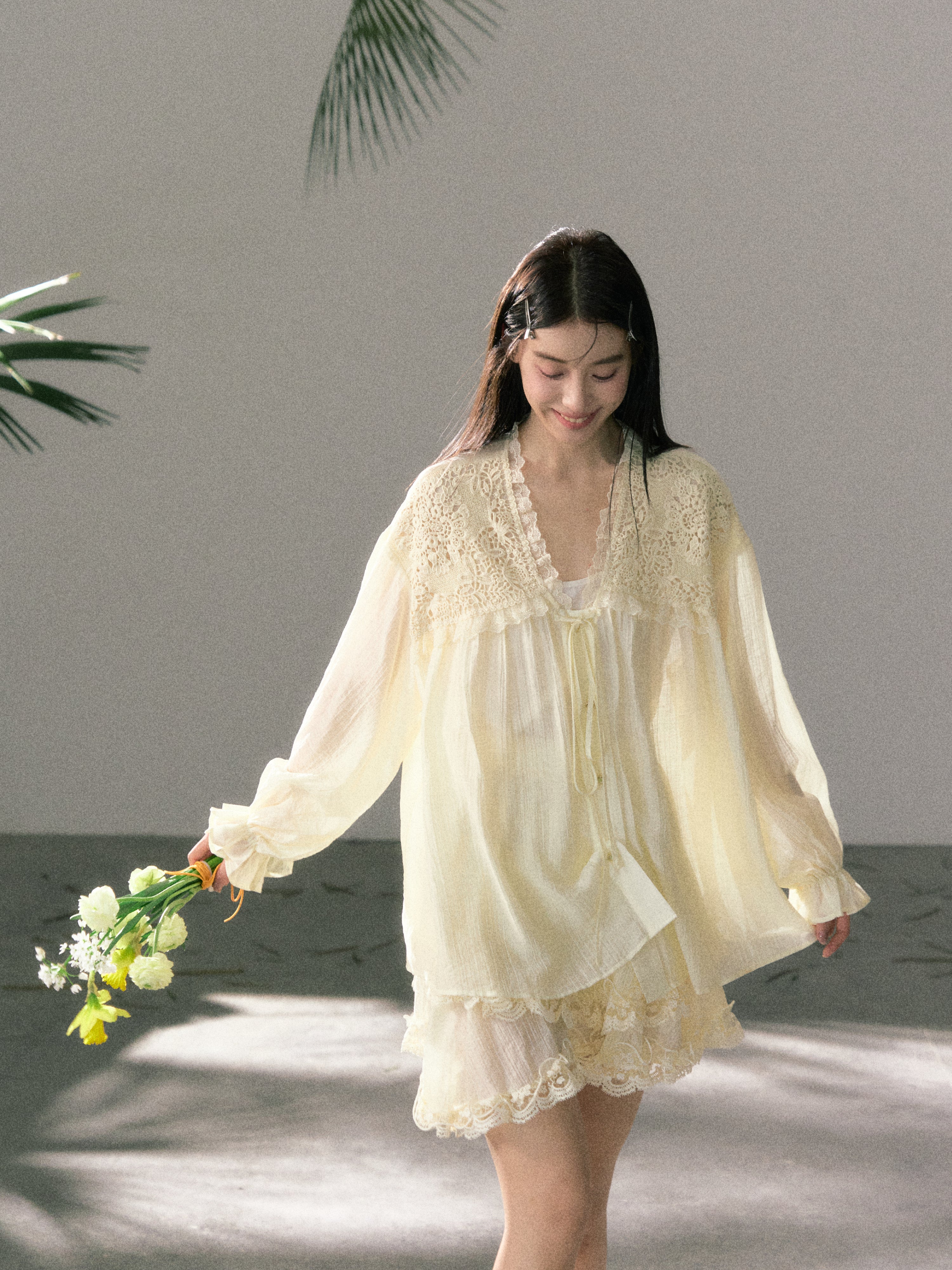 Lafreedom LAF360408&amp;LAF360409 Light yellow French hollow lace vacation style shirt + skirt