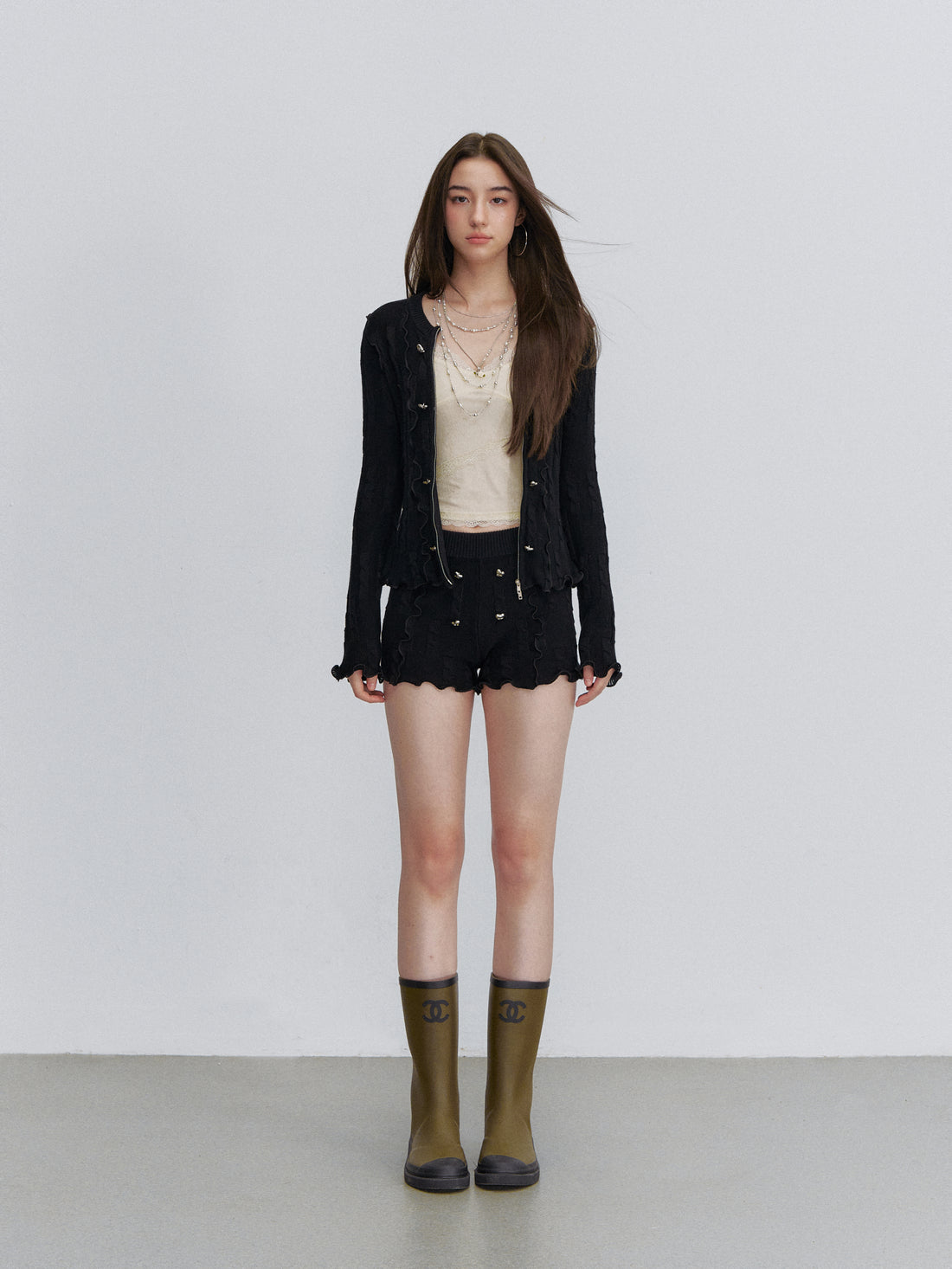 VIA PITTI VIACK6315+VIACK6314 Scalloped-Trim Cardigan &amp; Shorts Set