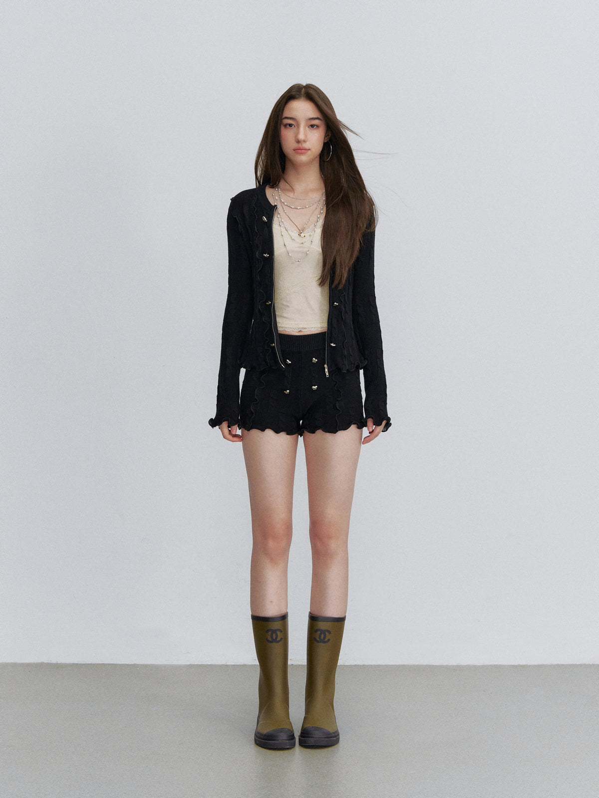 VIA PITTI VIACK6315+VIACK6314 Scalloped-Trim Cardigan &amp; Shorts Set