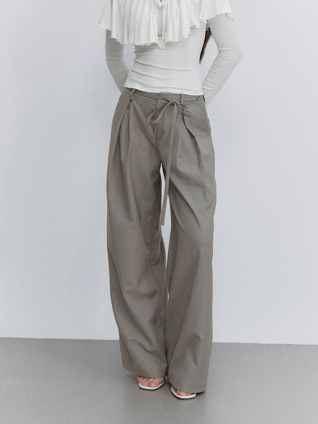 VIA PITTI VIACP6203 Bow-Tie Strap Pleated Trousers