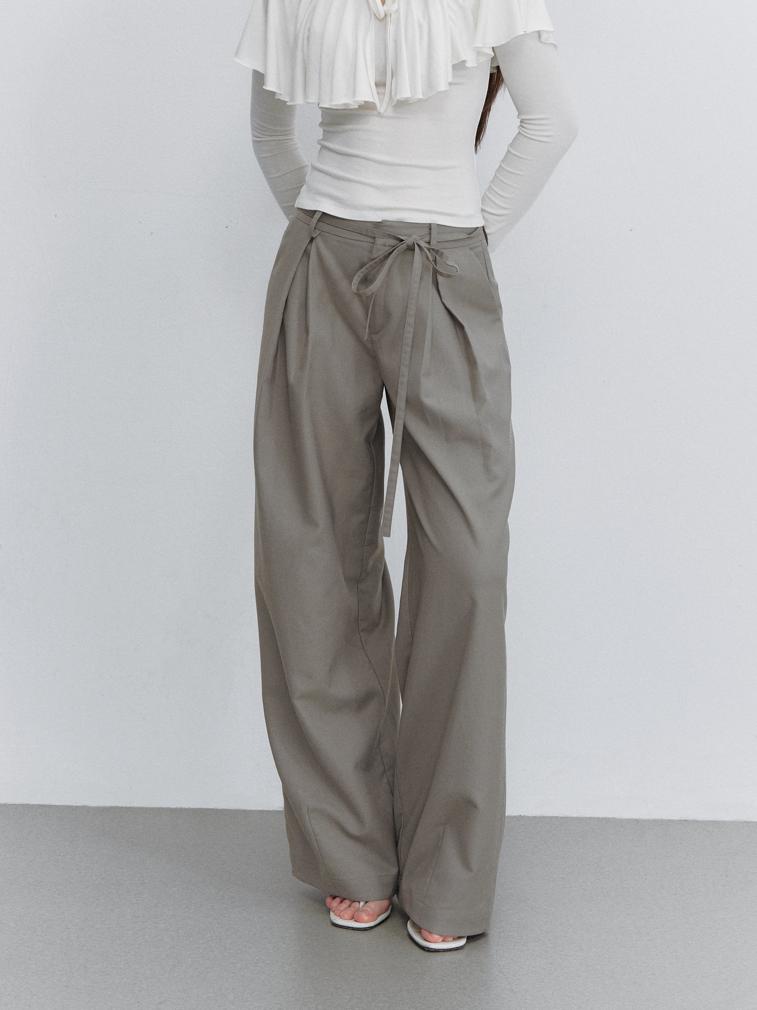 VIA PITTI VIACP6203 Bow-Tie Strap Pleated Trousers