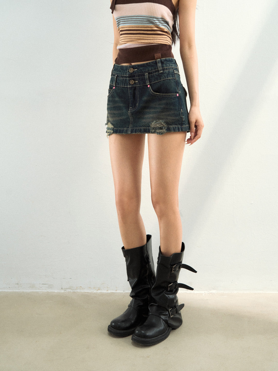 VIA PITTI VIAAP922 Colorful rivet decorated denim skirt