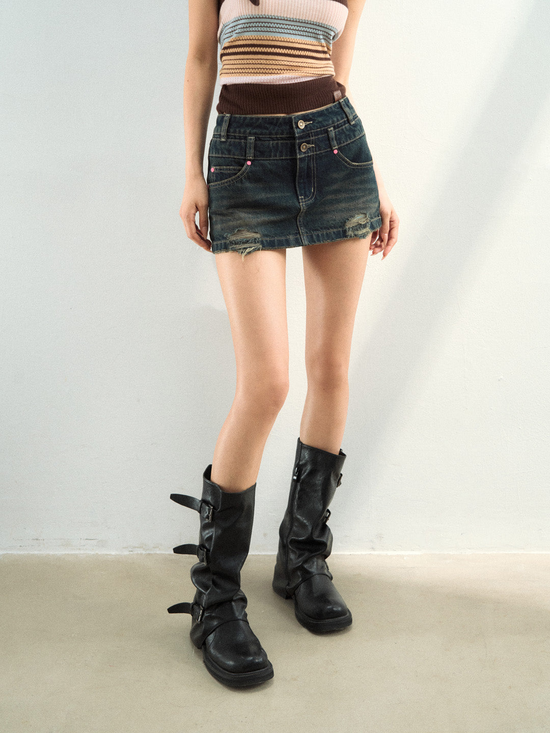 VIA PITTI VIAAP922 Colorful rivet decorated denim skirt