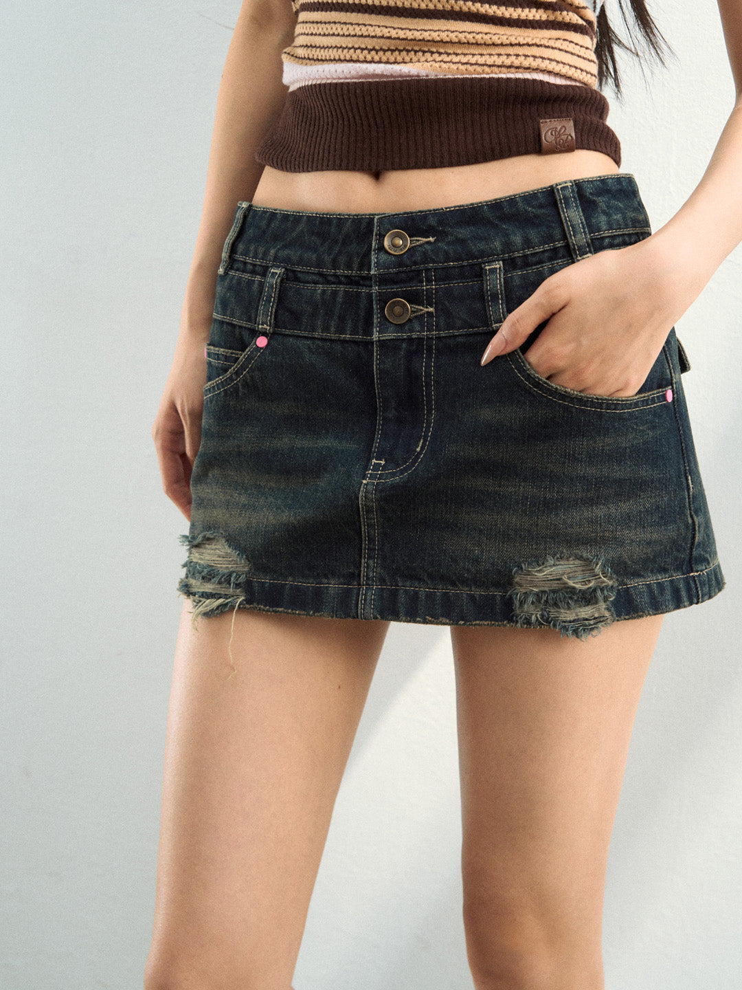 VIA PITTI VIAAP922 Colorful rivet decorated denim skirt