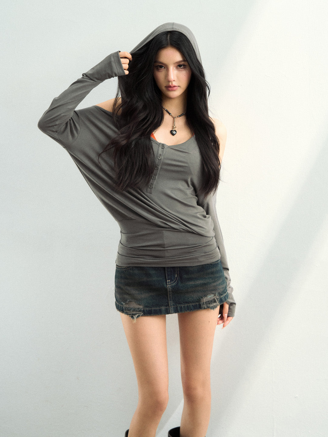VIA PITTI VIAATP806 Off shoulder hat casual long sleeved T-shirt