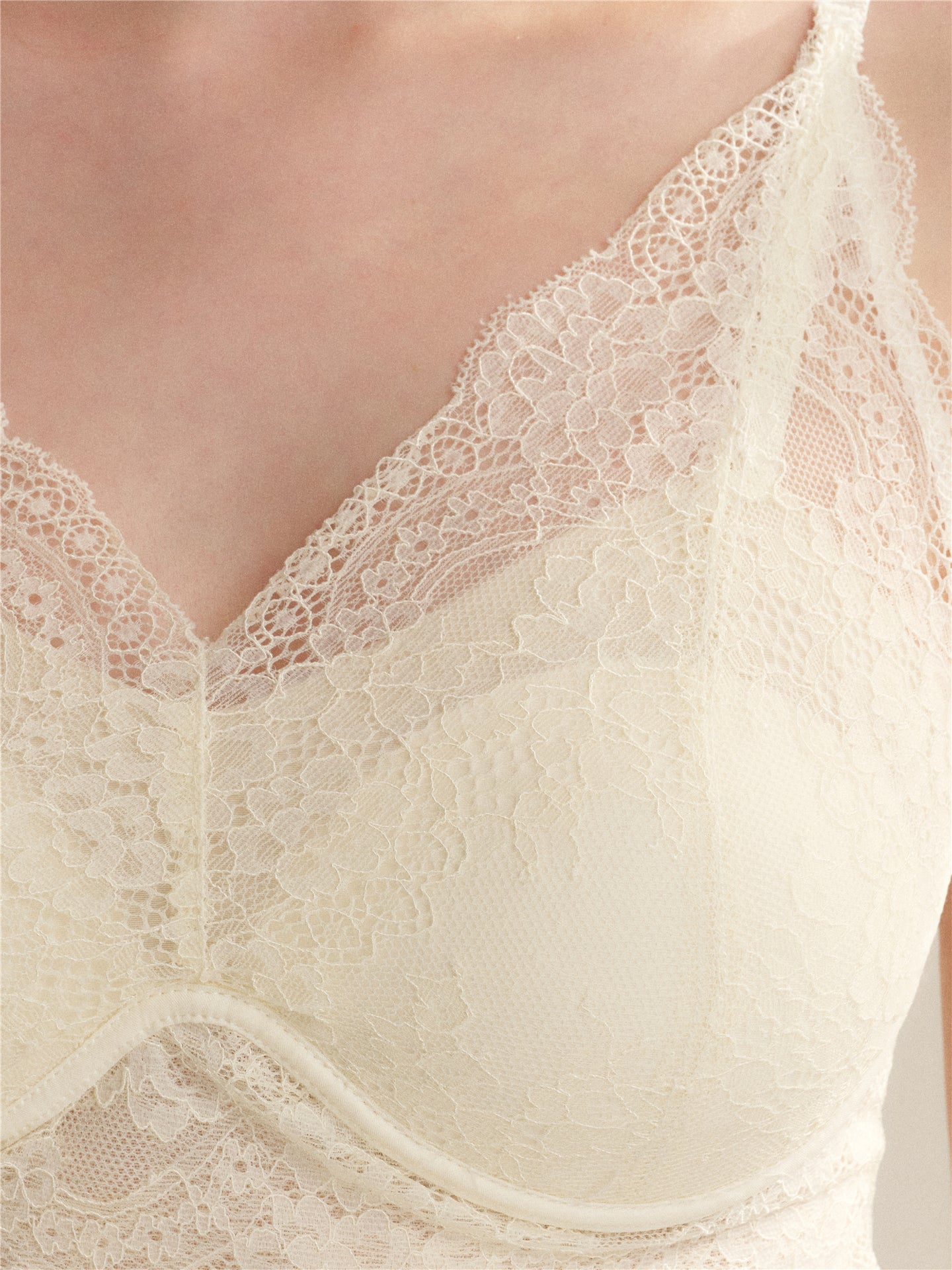 16DEWS 16D246072 Soft lace slim fit suspender