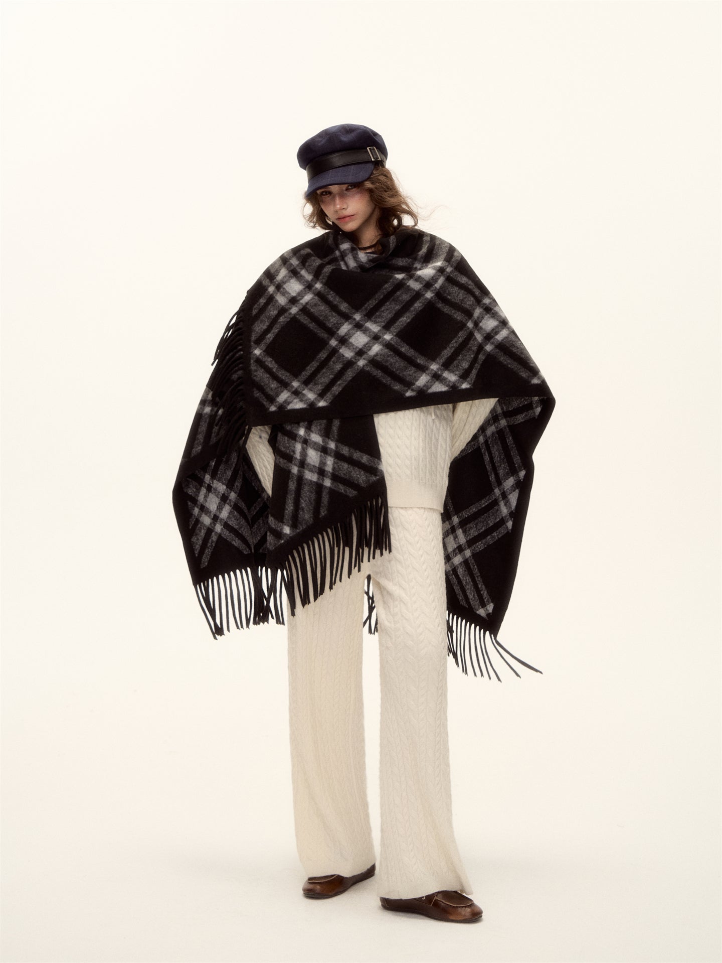 AsGony ASG25516 Vintage plaid fringe cape shawl