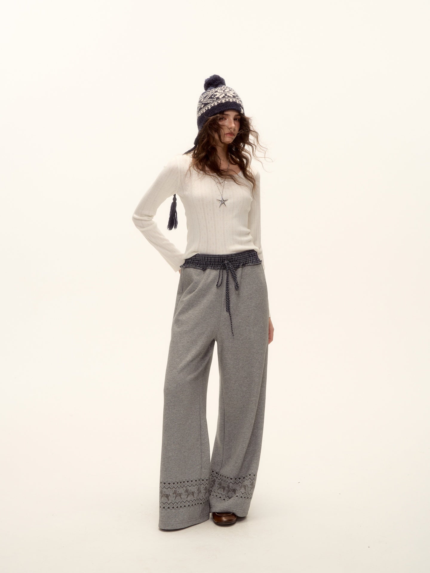 AsGony ASG25483 U-neck lace bow hollow knitting base top