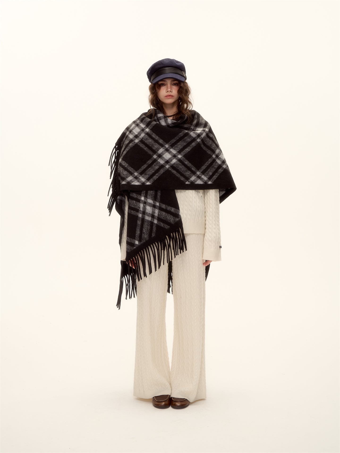 AsGony ASG25516 Vintage plaid fringe cape shawl