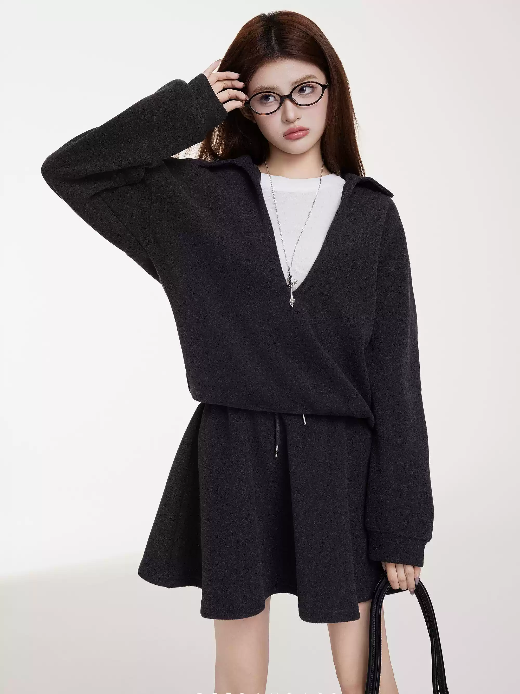 OTEBANBASS Deep Grey V-Neck Two-Piece Outfit Set