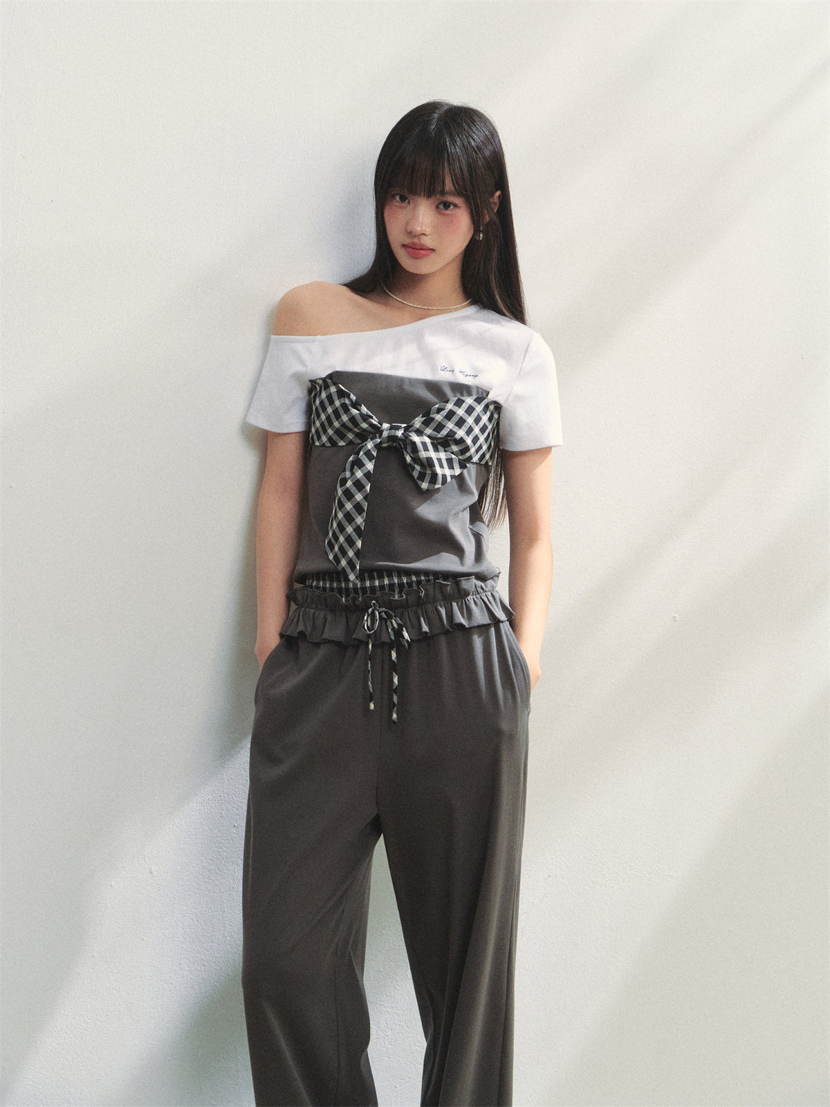 AsGony ASG25207&amp;ASG25208 Grid tied slim fit top+sports pants (2color)