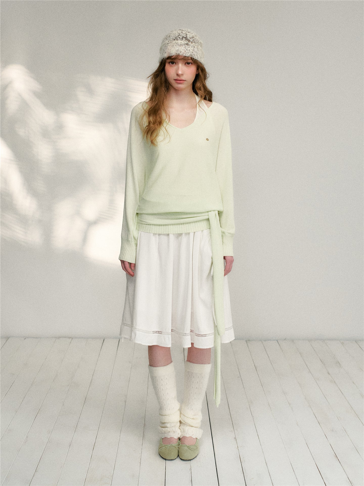 16DEWS 16D26132 V-neck strap waist cinching knitted sweater + vest two-piece set