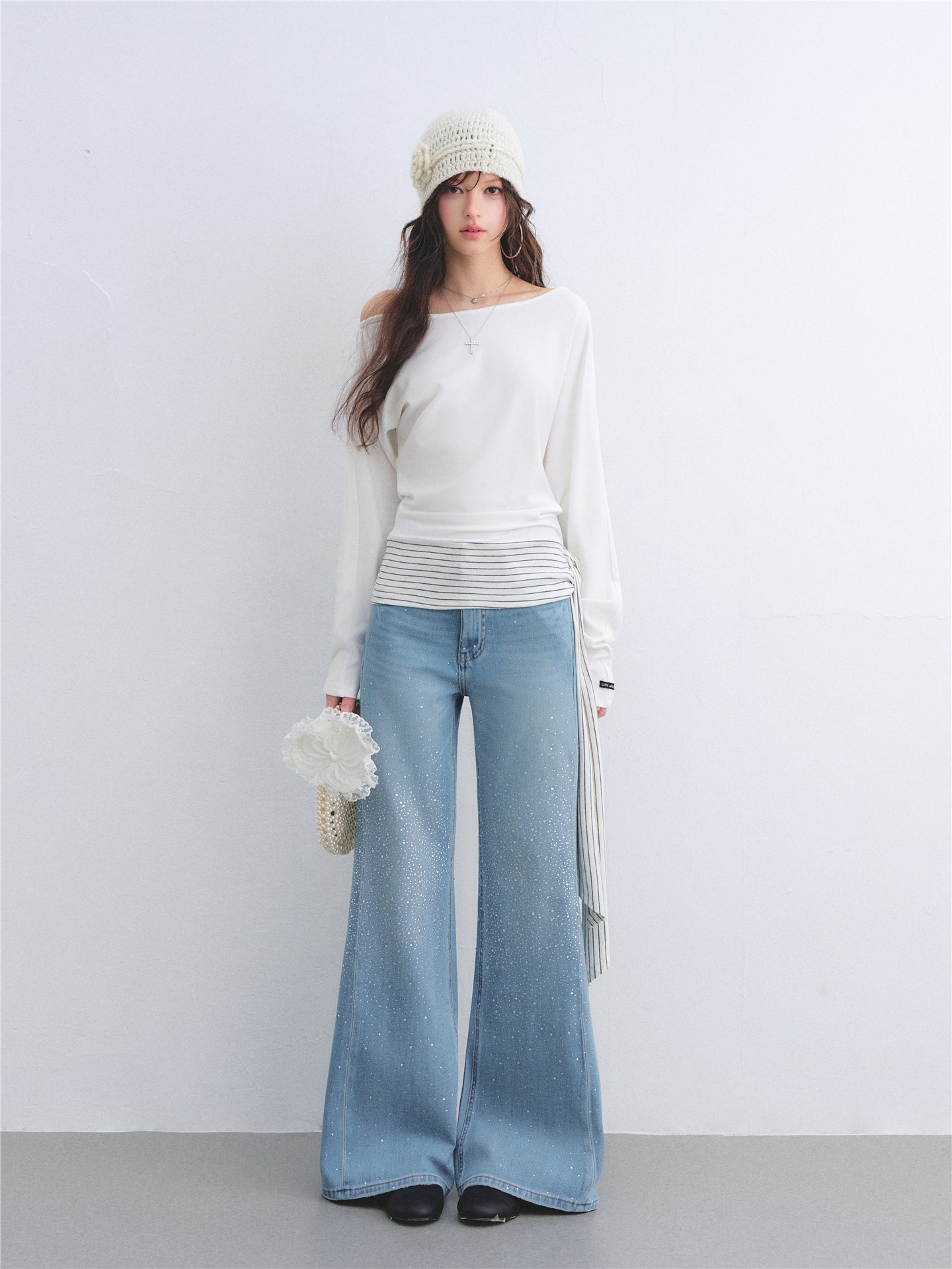 AsGony ASG26014 Slanted shoulder batfly sleeve striped strap hem top