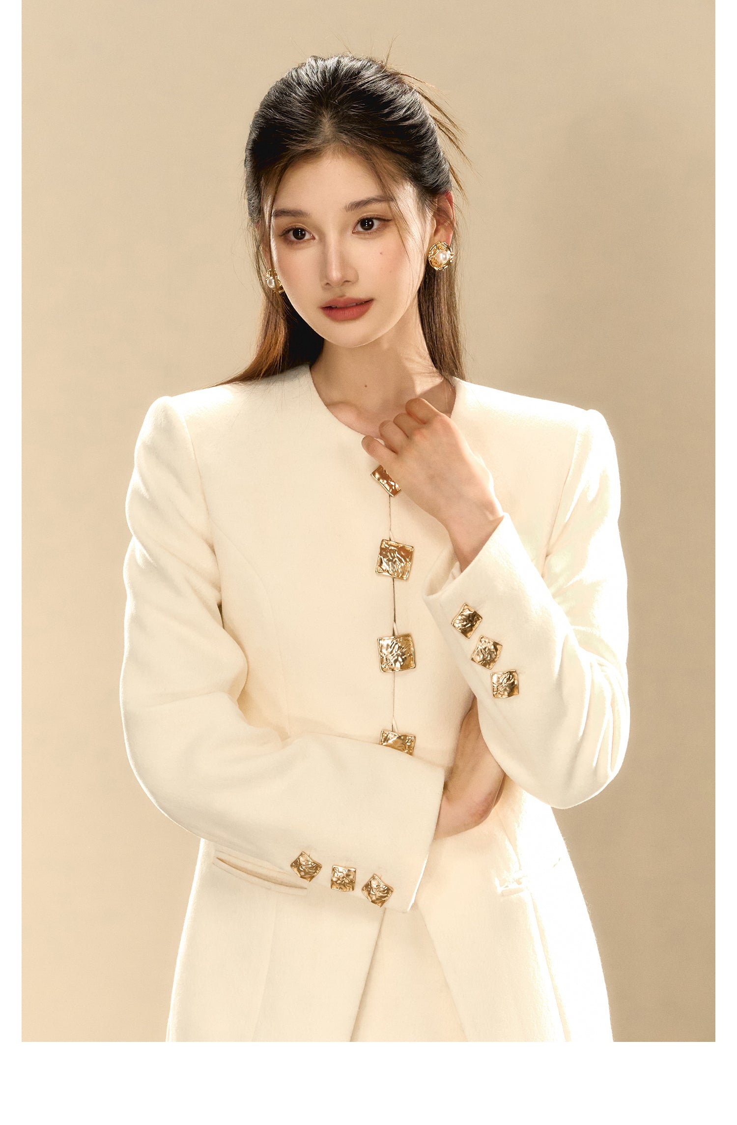 OShea 4D01Q879 Golden Button White Blazer