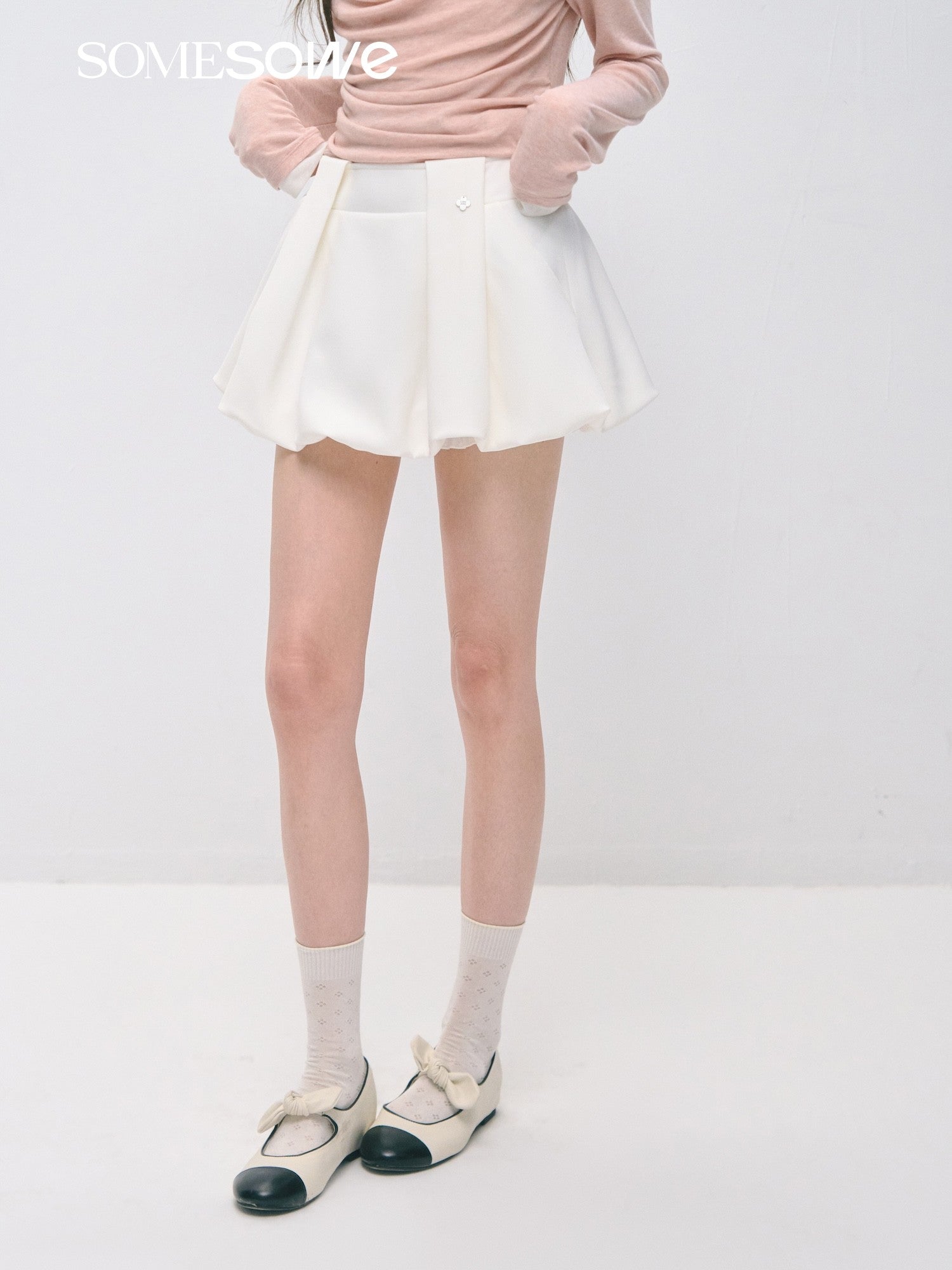 SOMESOWE S2609038 Preppy style pleated flower bud short skirt