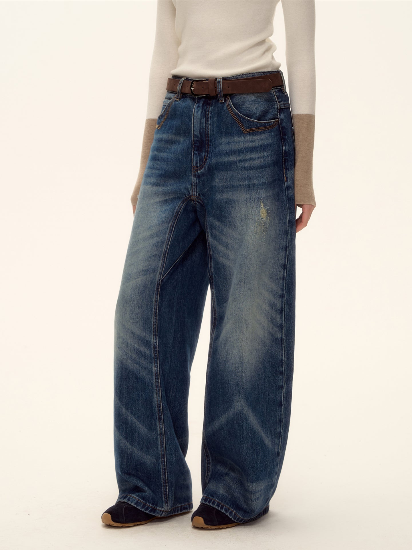AsGony ASG25513 Ripped water washed curved knife jeans