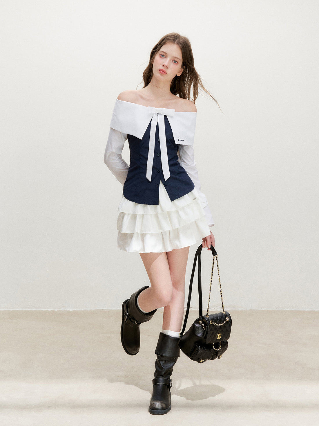 16DEWS 16D26350 Contrast-Color Bow Blouse