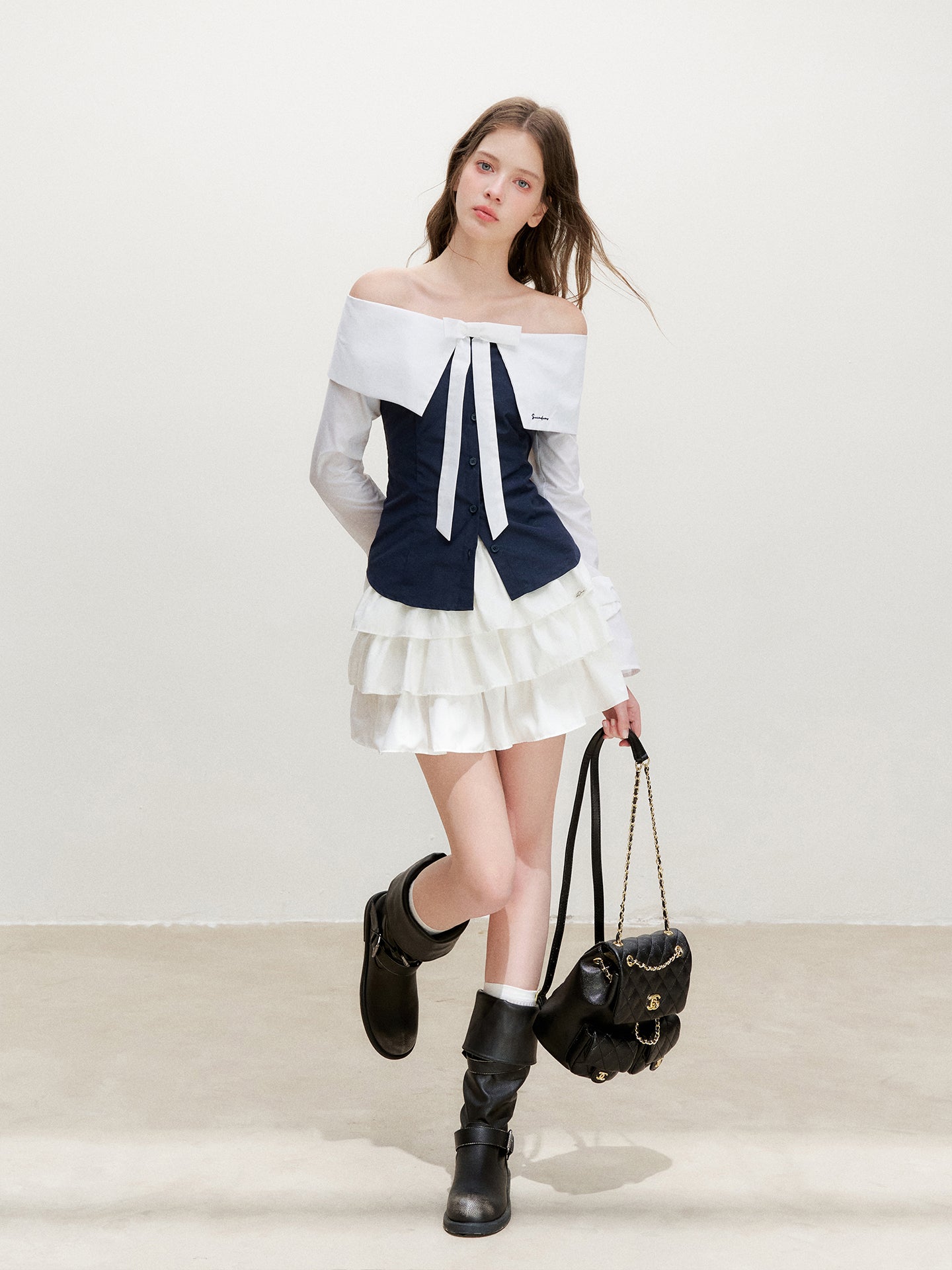 16DEWS 16D26350 Contrast-Color Bow Blouse
