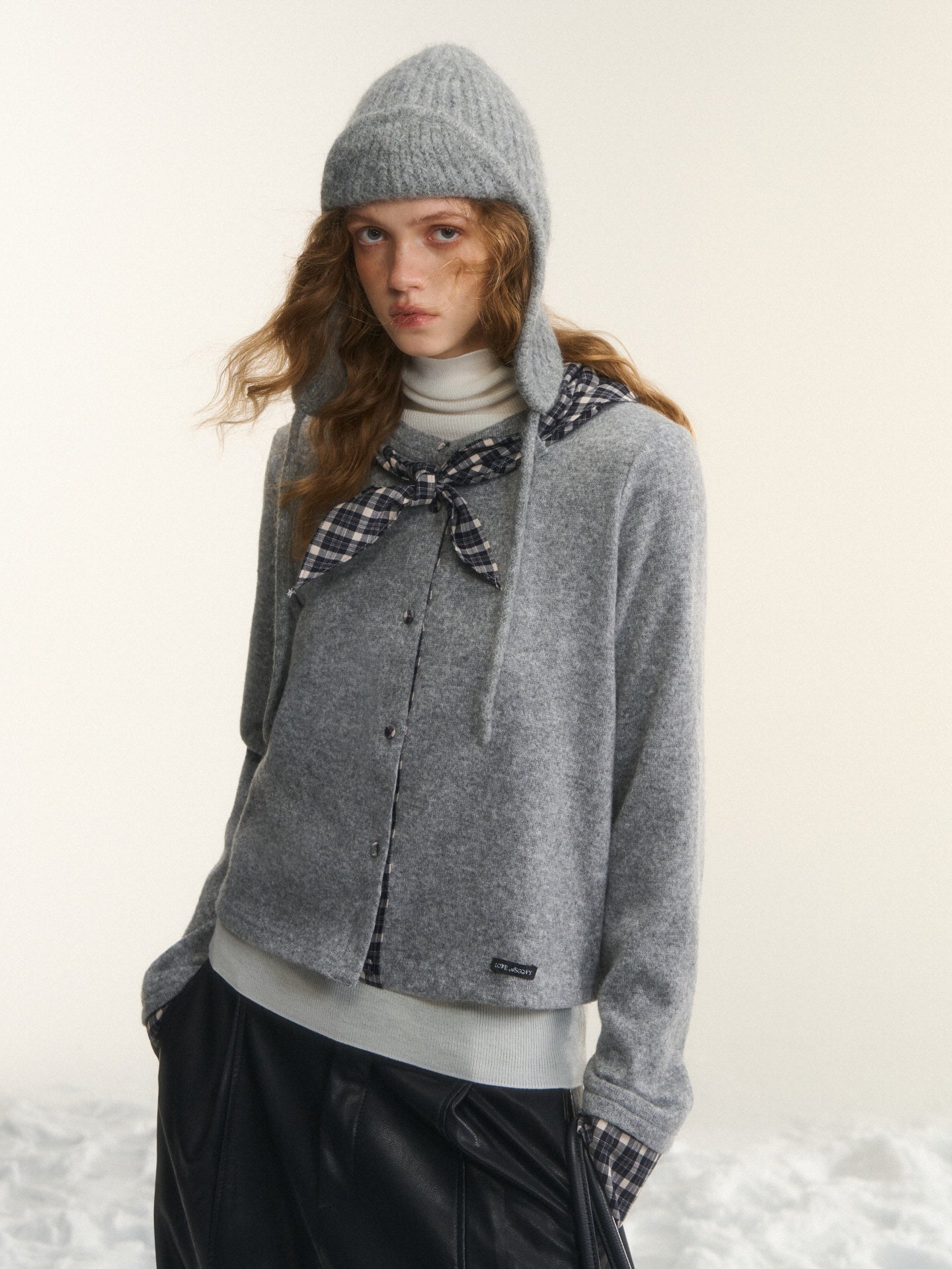 AsGony ASG25566 Wool plaid splicing tie sweater cardigan