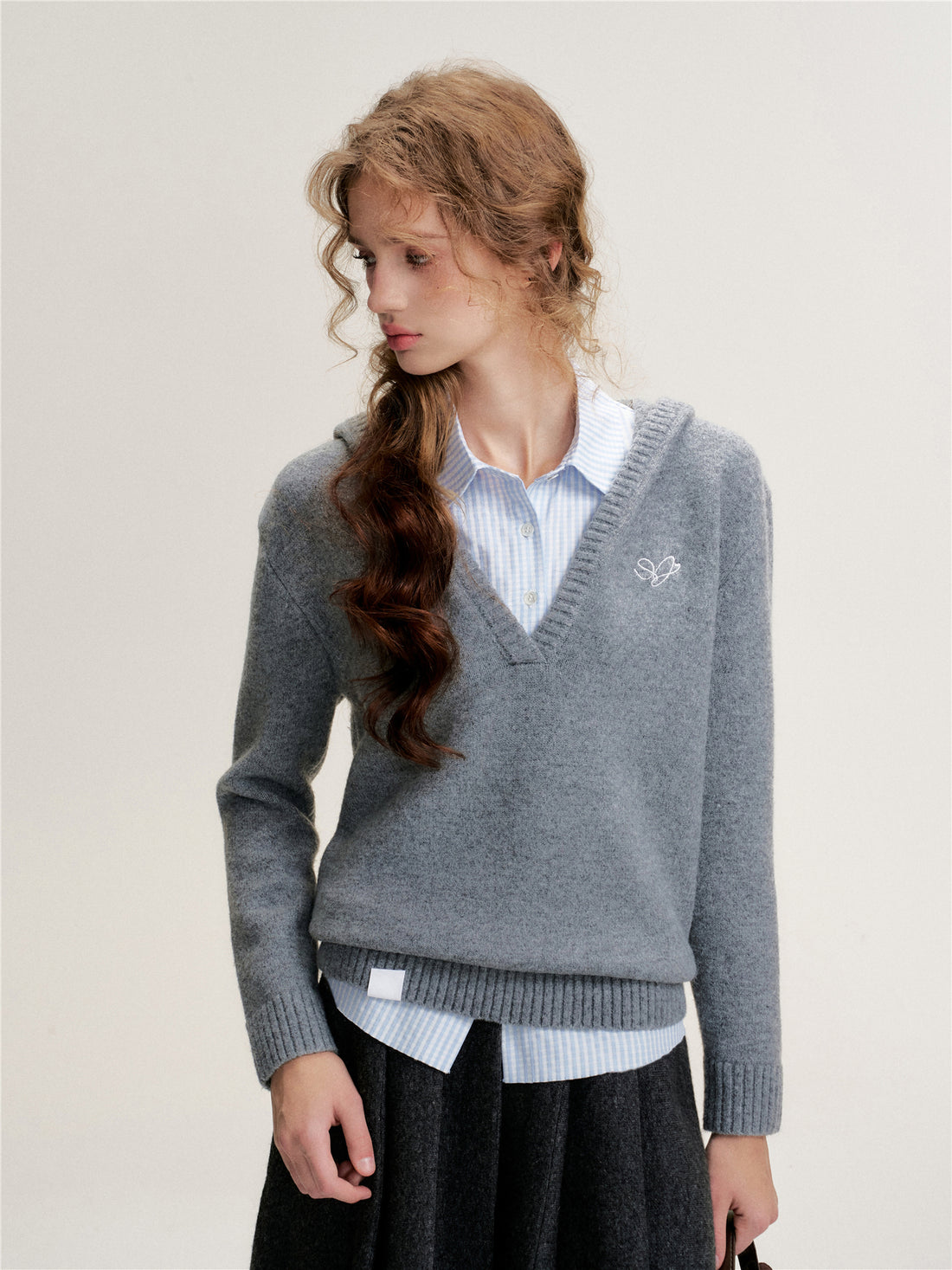 16DEWS 16D25486 Shirt splicing hooded knitted sweater