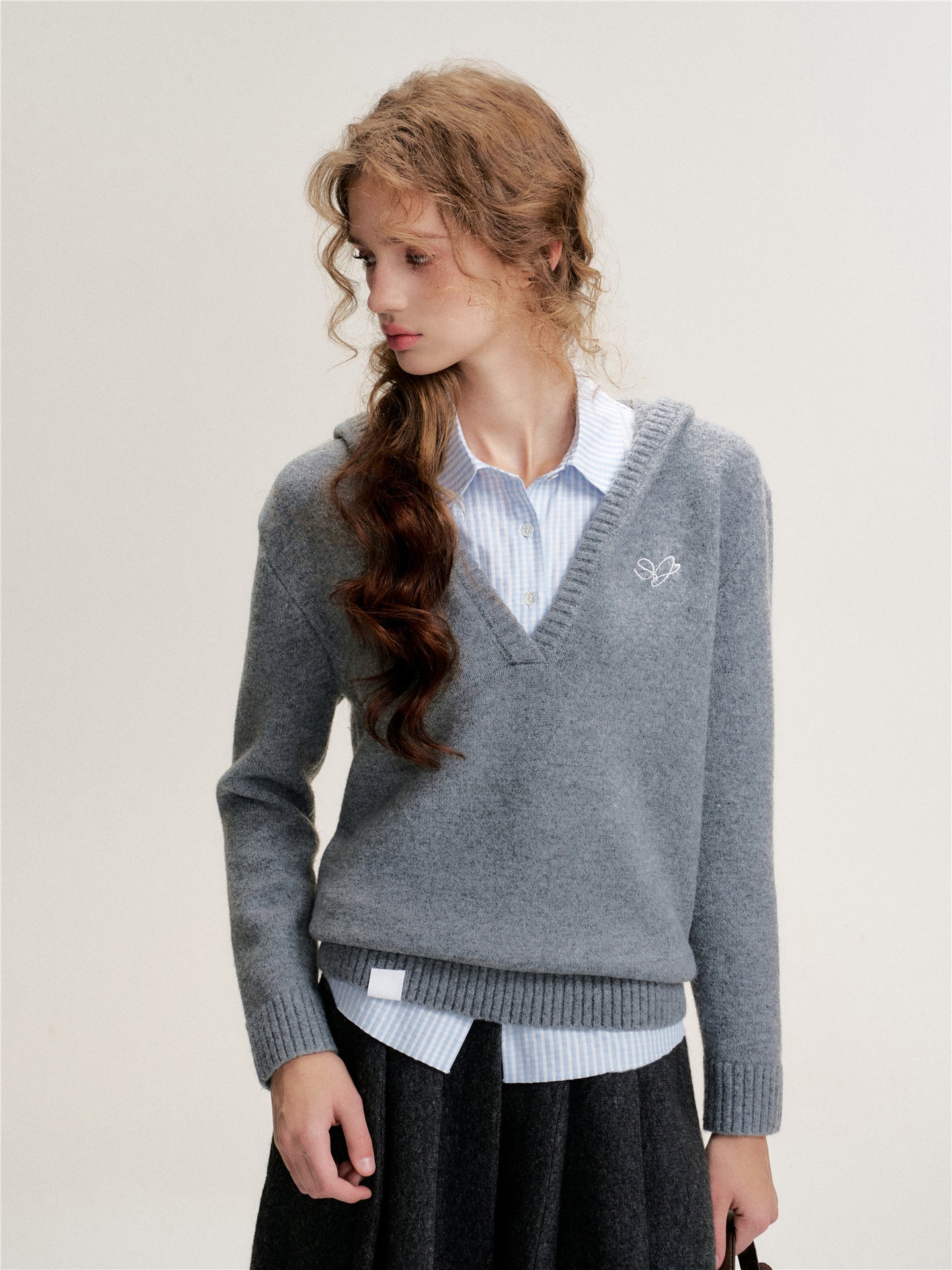 16DEWS 16D25486 Shirt splicing hooded knitted sweater