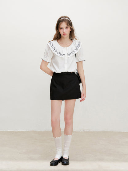 16DEWS 16D26362 Contrast Embroidered Puff-Sleeve Blouse