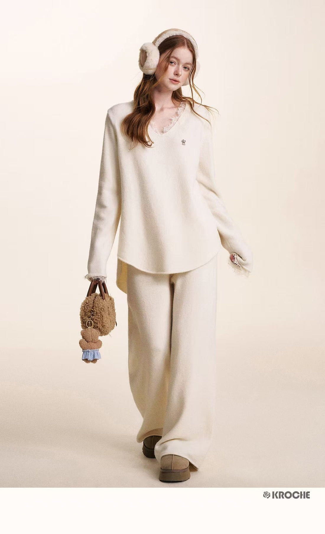 Kroche V-neck knitted long sleeved shirt + pants set