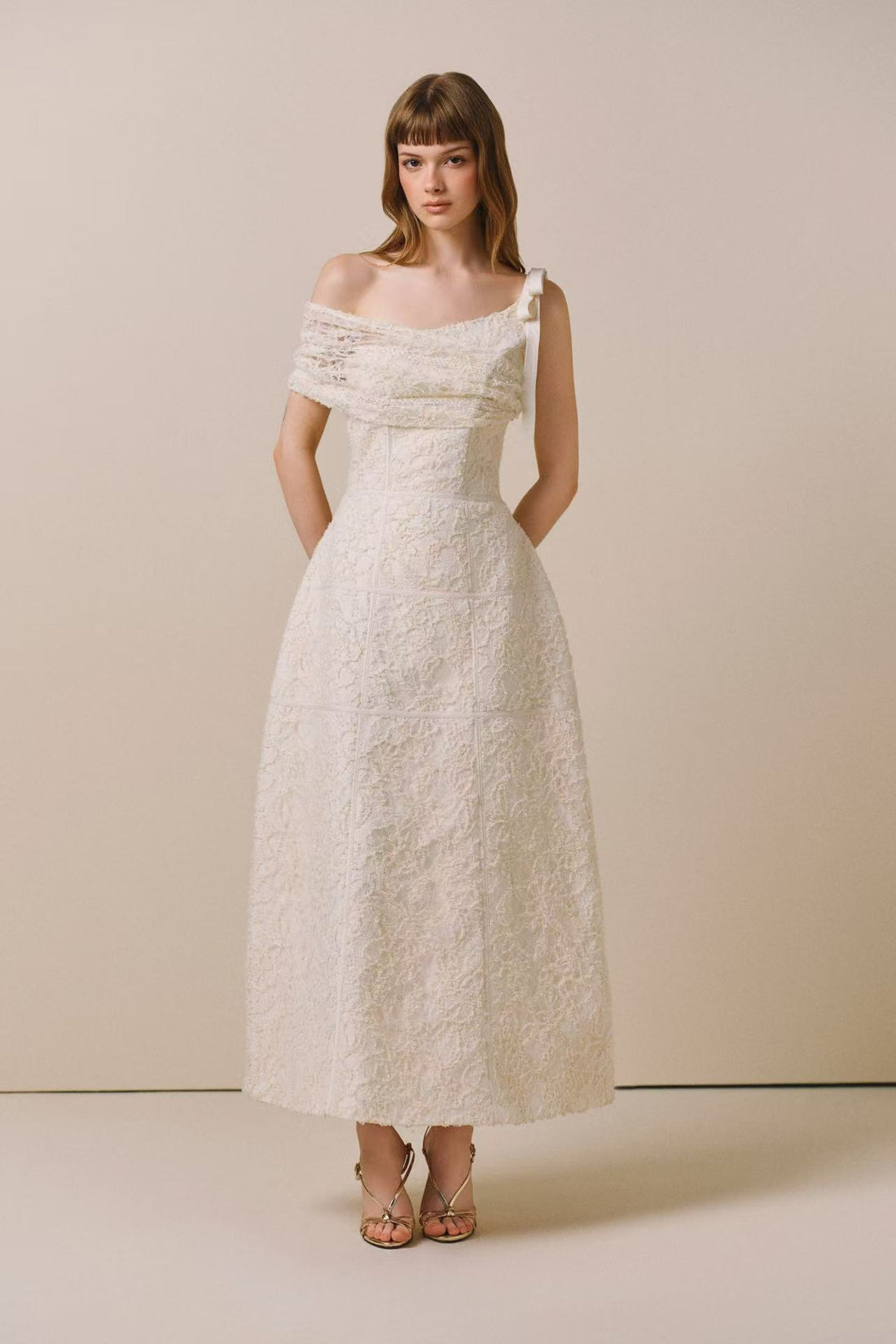 CICI SILA One-shoulder Midi Dress