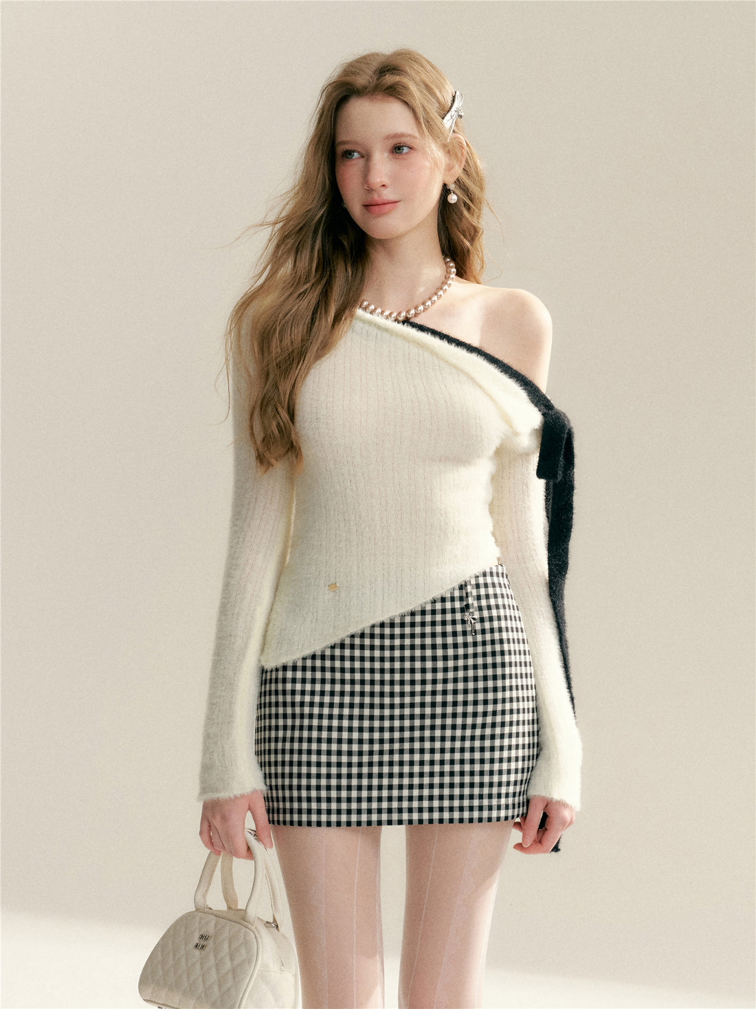 16DEWS 16D26007 Color blocking straps irregular design slim knit sweater