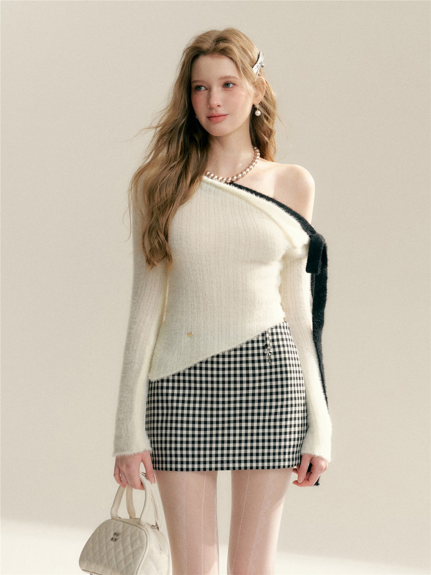 16DEWS 16D26007 Color blocking straps irregular design slim knit sweater