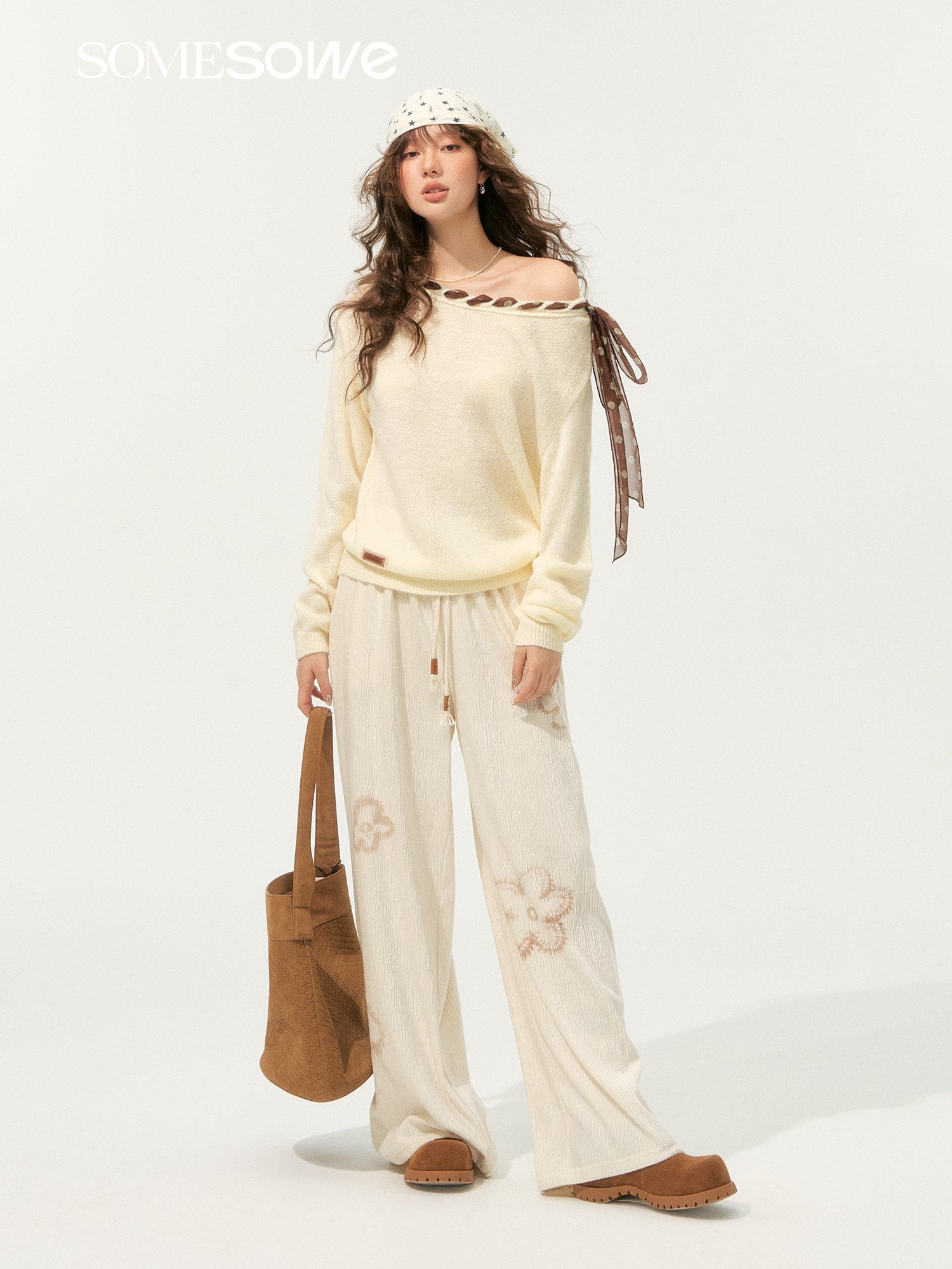 SOMESOWE S2508191 Silk scarf tied knitted top