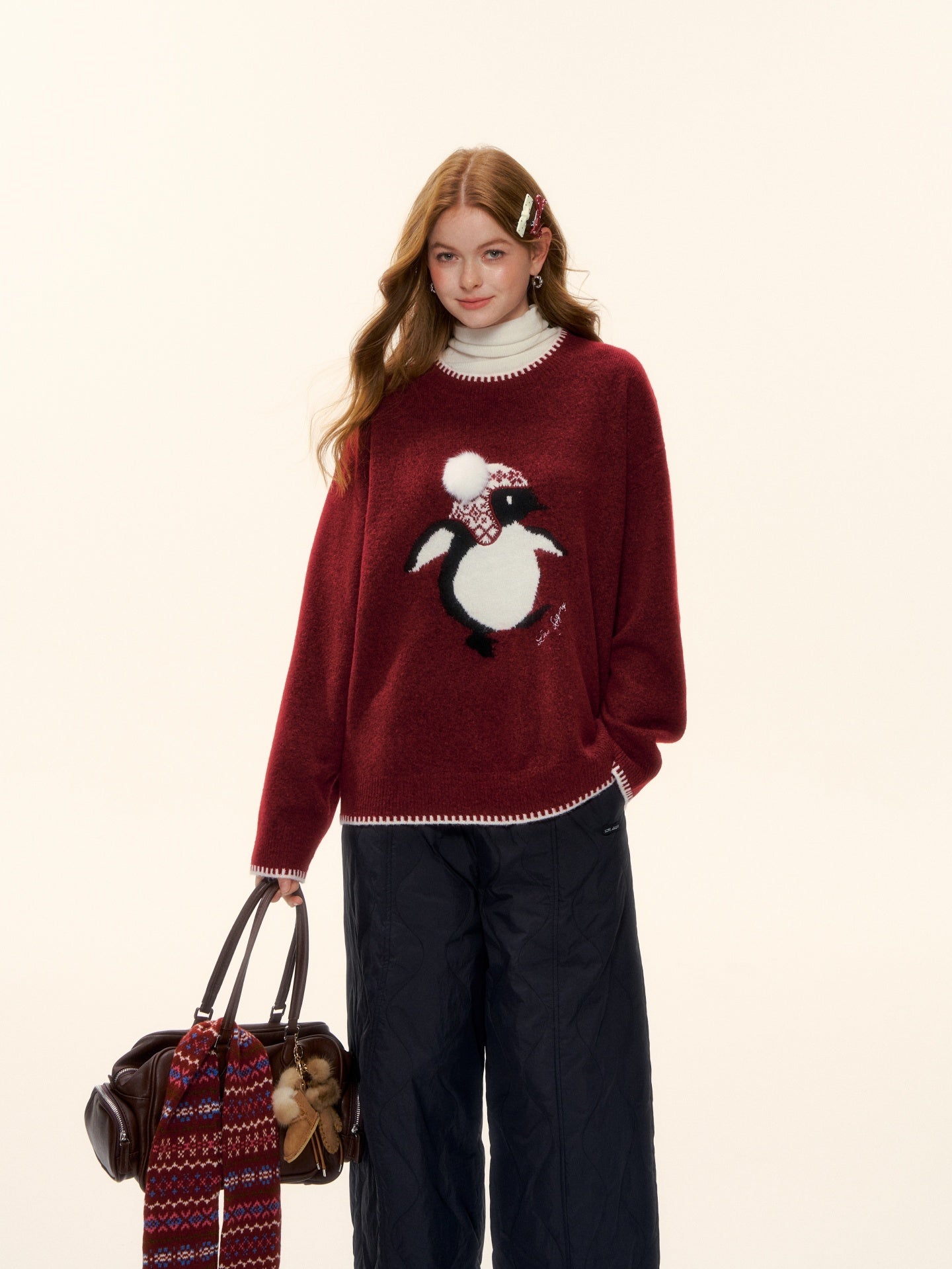 AsGony ASG25608 Embroidered wool ball round neck wool sweater