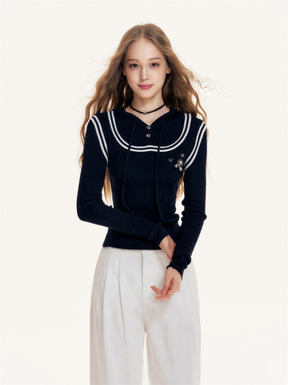 16DEWS 16D25410 Brooch design contrasting hooded knit sweater