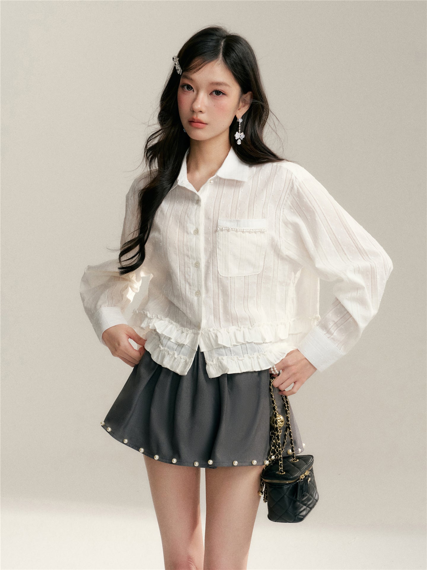 16DEWS 16D26044 Texture based black fungus lace patchwork shirt