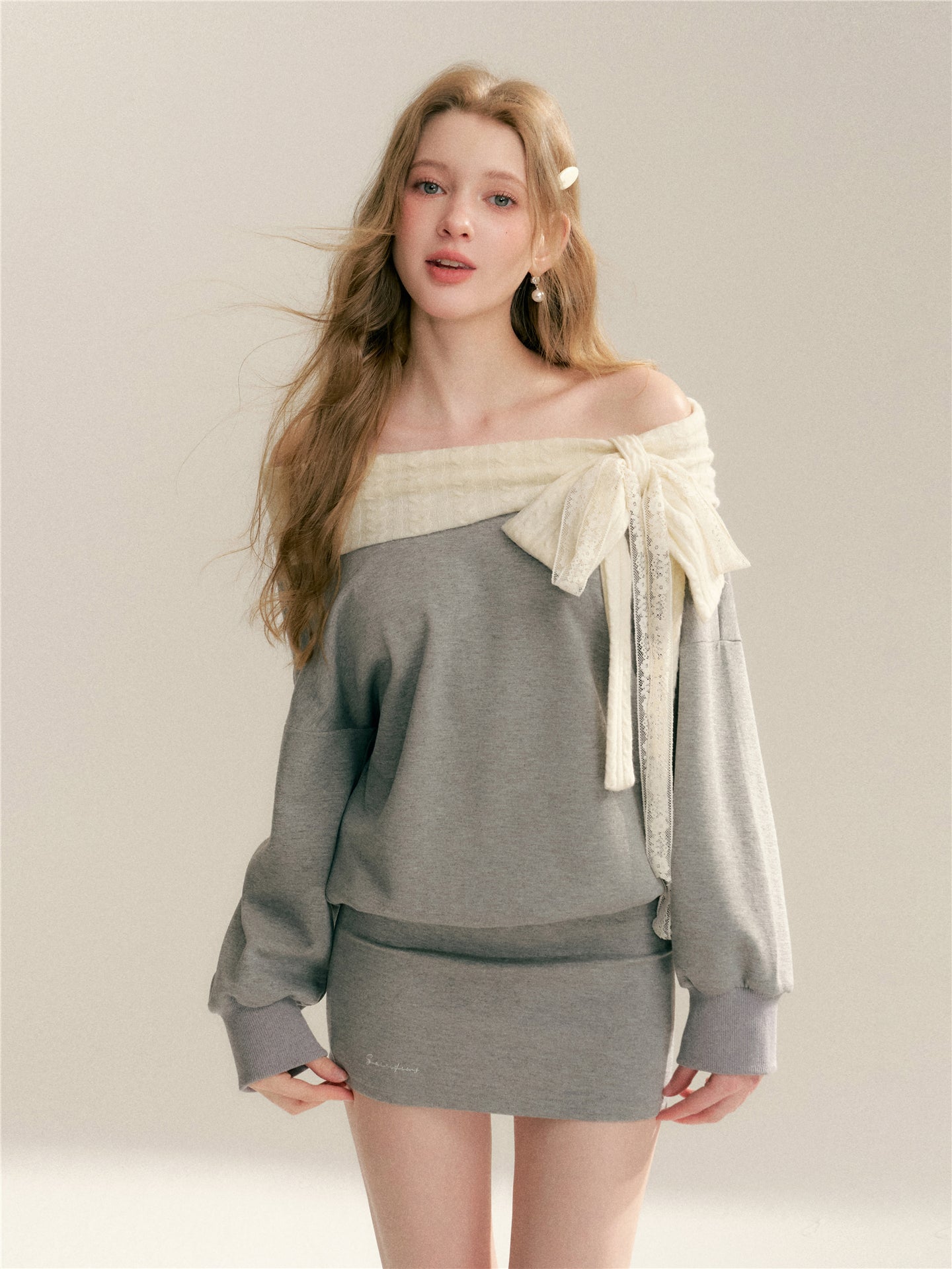 16DEWS 16D26052 Off shoulder bow waist bodycon dress