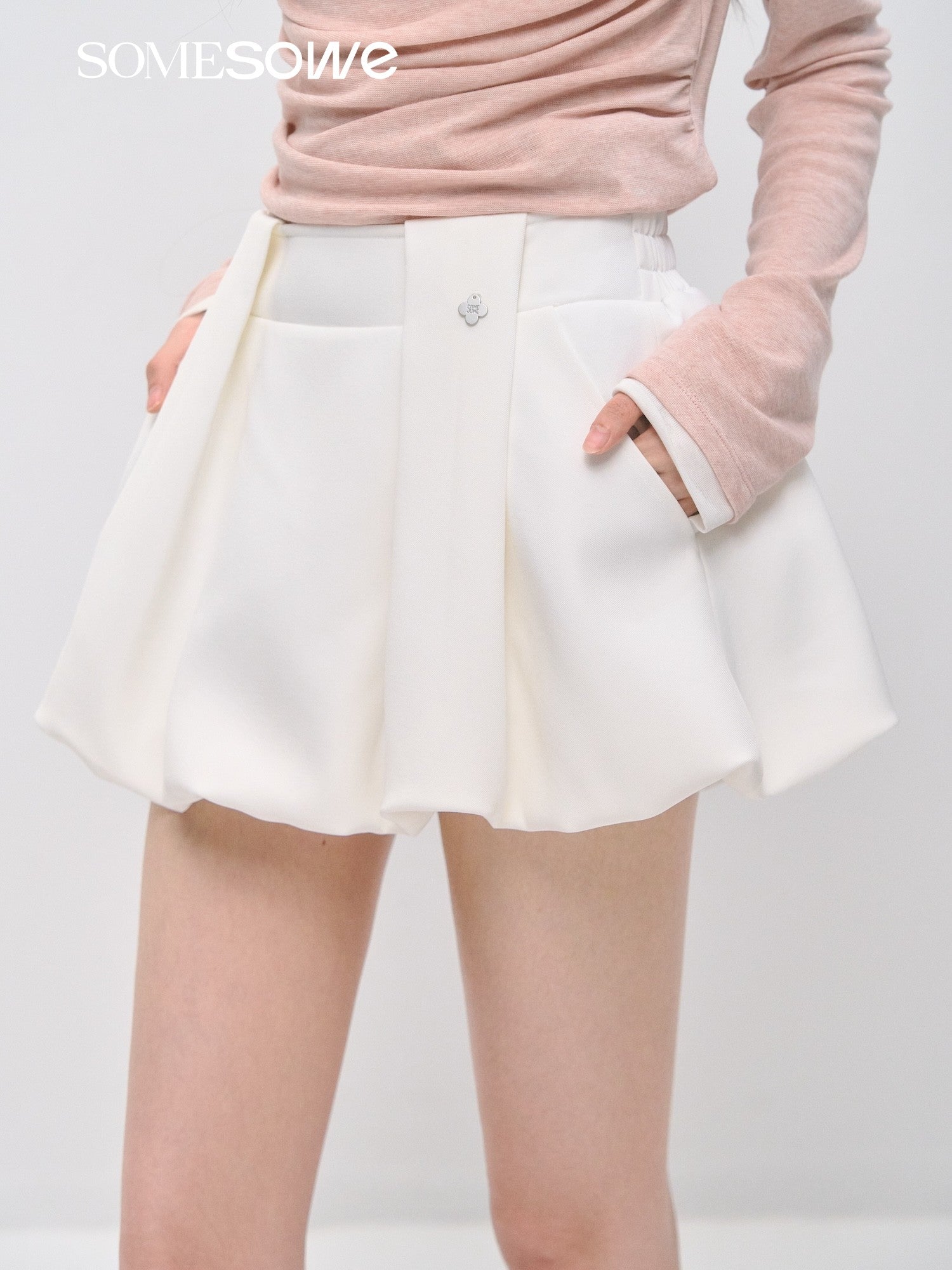 SOMESOWE S2609038 Preppy style pleated flower bud short skirt