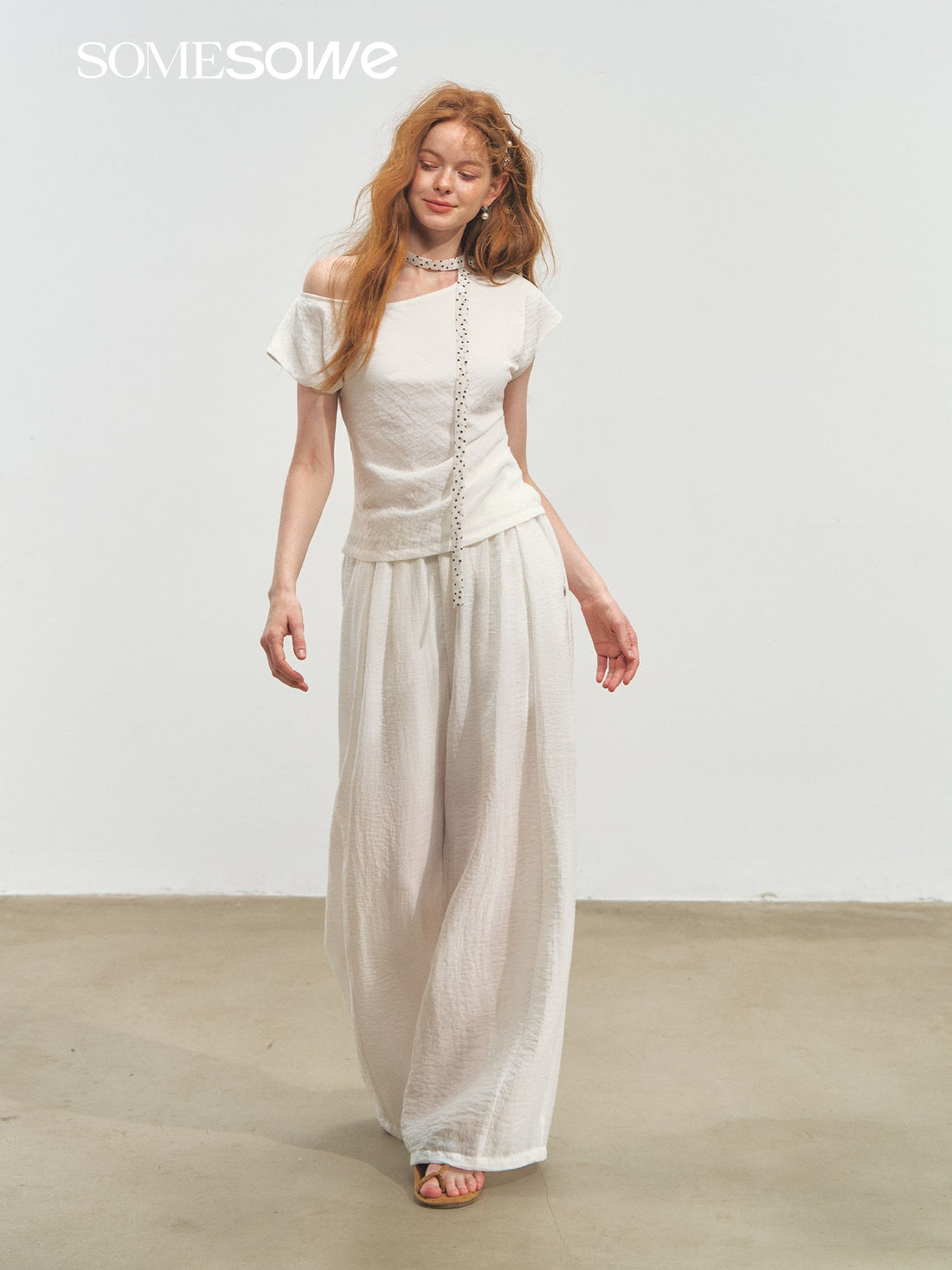 SOMESOWE S2508171&S2508172 One-shoulder polka dot tie top + pants set