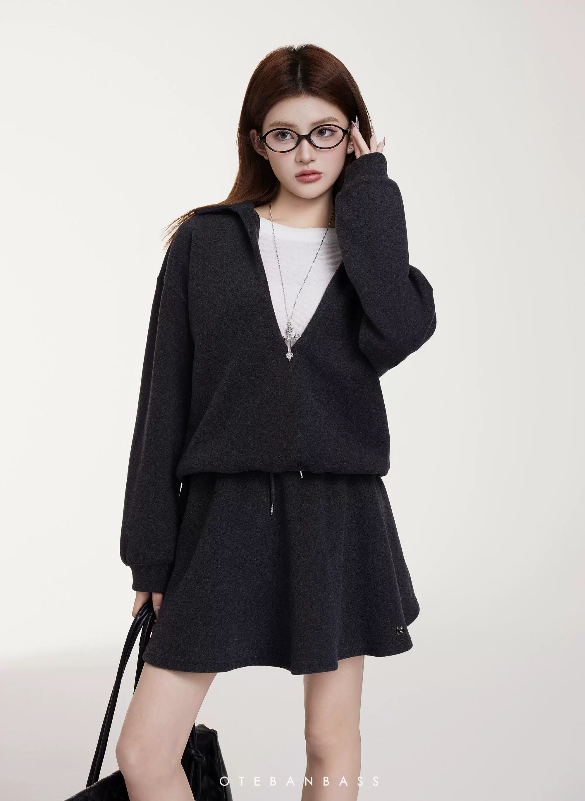 OTEBANBASS Deep Grey V-Neck Two-Piece Outfit Set