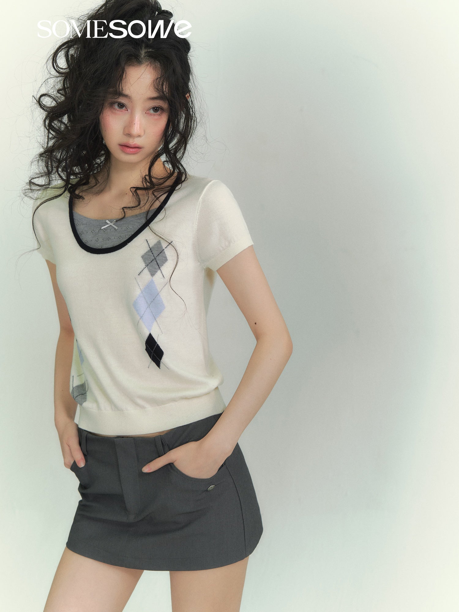 SOMESOWE S2609077 Lingge color matching fake two piece top