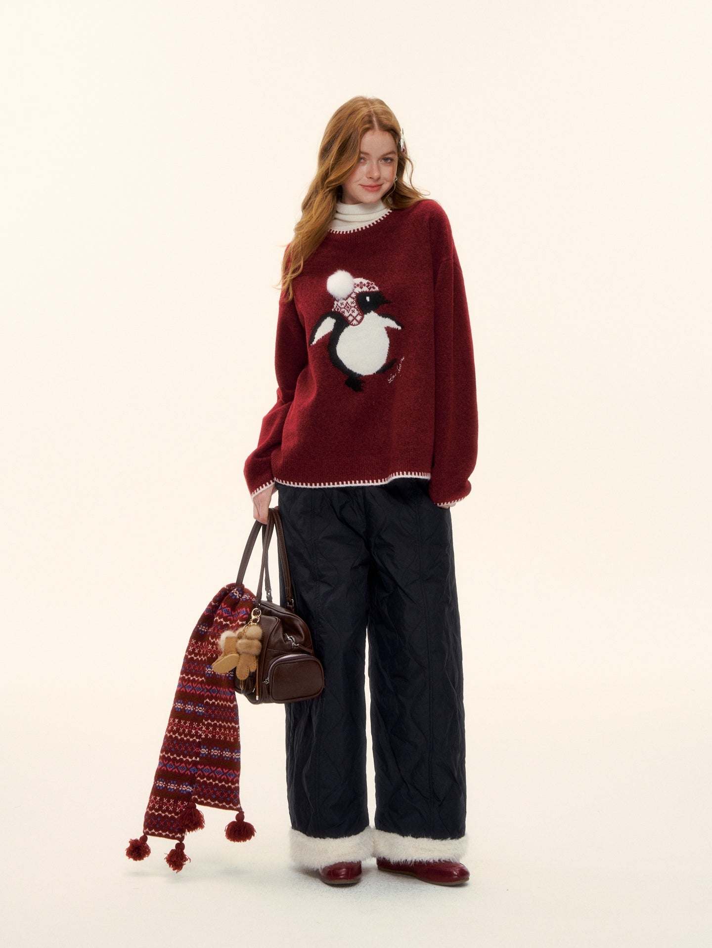 AsGony ASG25608 Embroidered wool ball round neck wool sweater