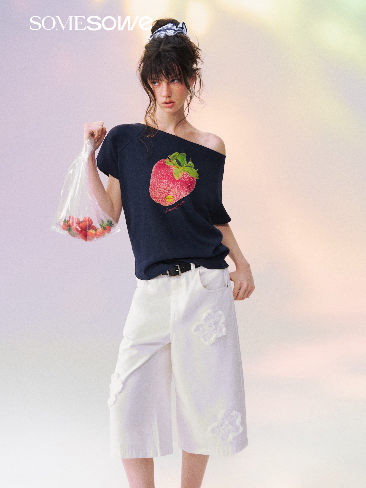 SOMESOWE S2609138 Frayed Floral Wide-Leg Capri Pants