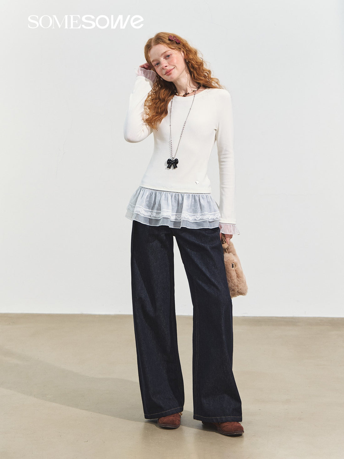 SOMESOWE S2508236 Double layered lace raglan warm velvet top