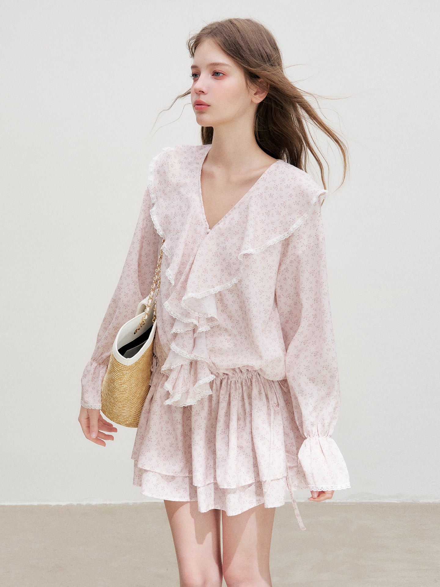 16DEWS 16D26337 Light Pink Floral Ruffle V-Neck Dress