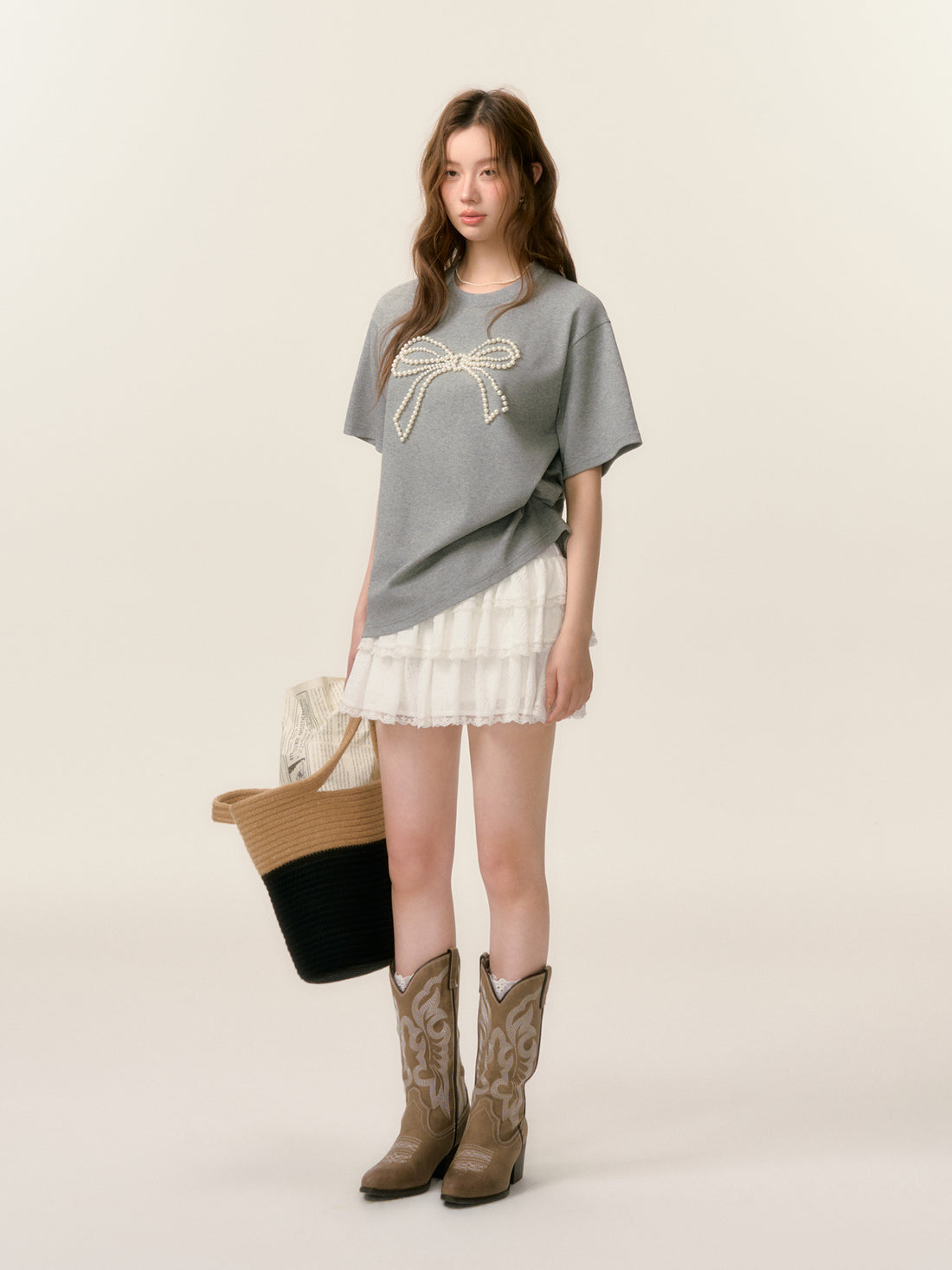 SOMESOWE S2508028 Beaded Bow Short-Sleeve T-Shirt (2color)