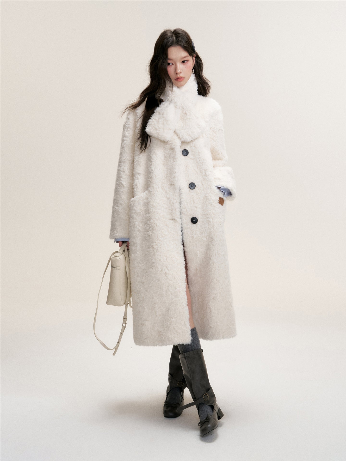 16DEWS 16D25467 Imitation fur integrated lamb wool long jacket (with scarf)