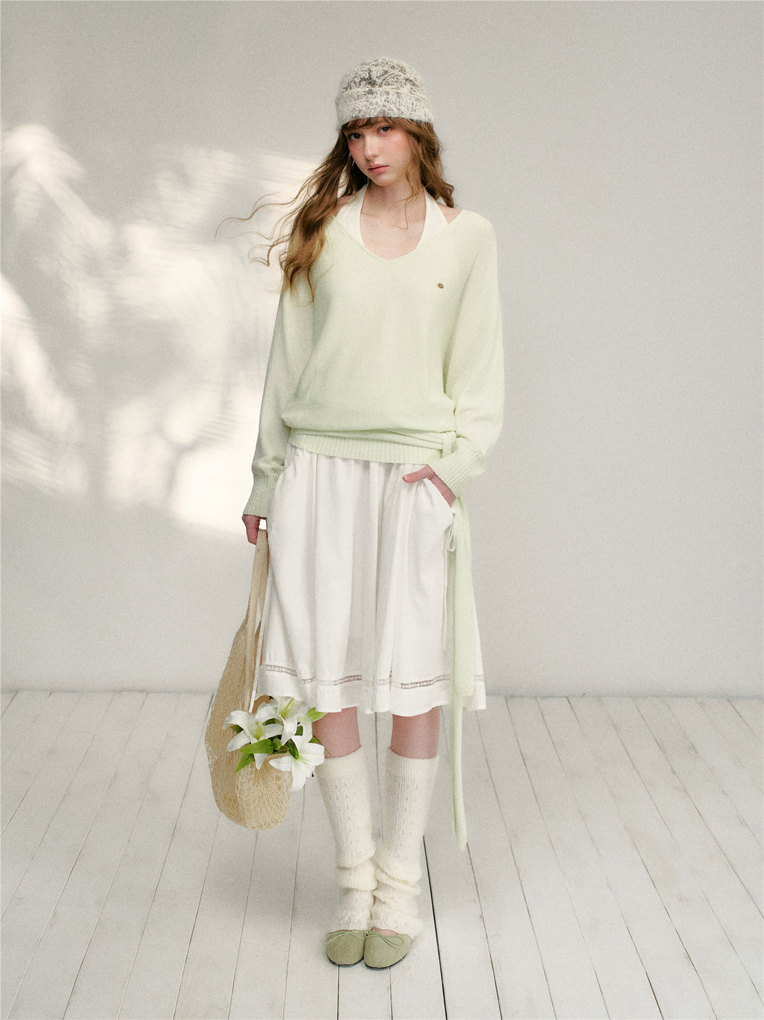 16DEWS 16D26132 V-neck strap waist cinching knitted sweater + vest two-piece set