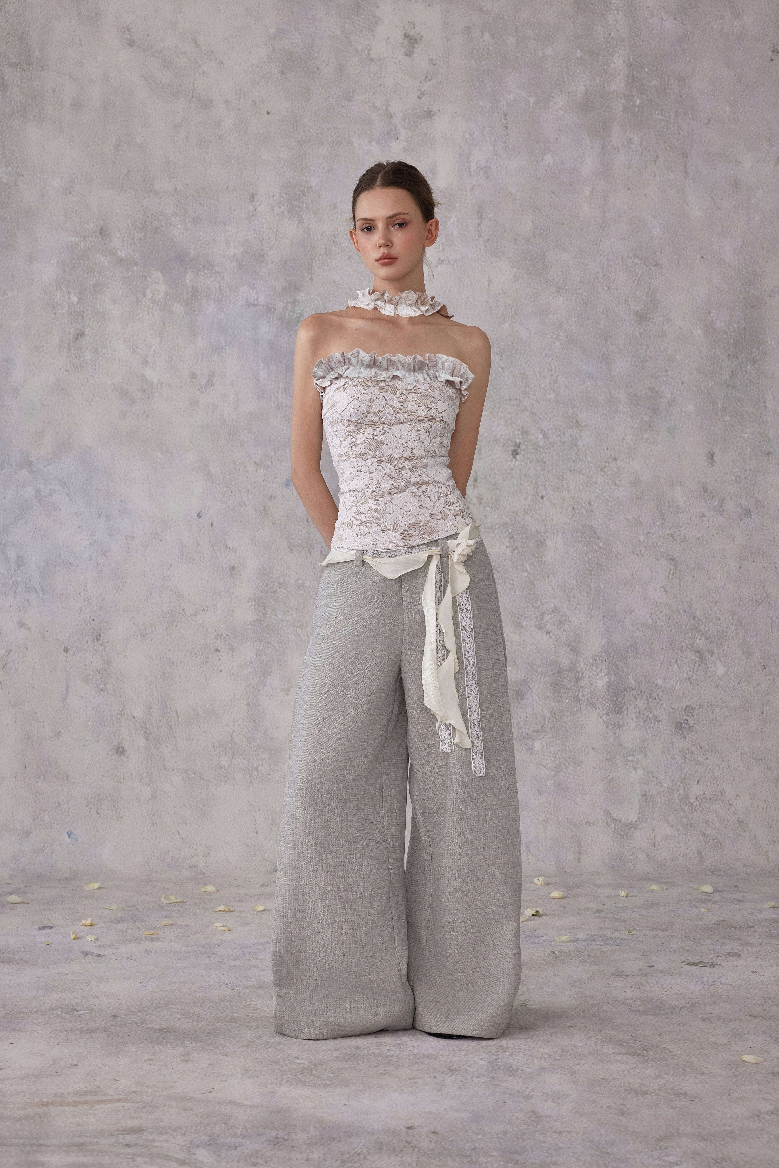 NOMEANSNO in stock N189 Lace ruffle edge strapless top