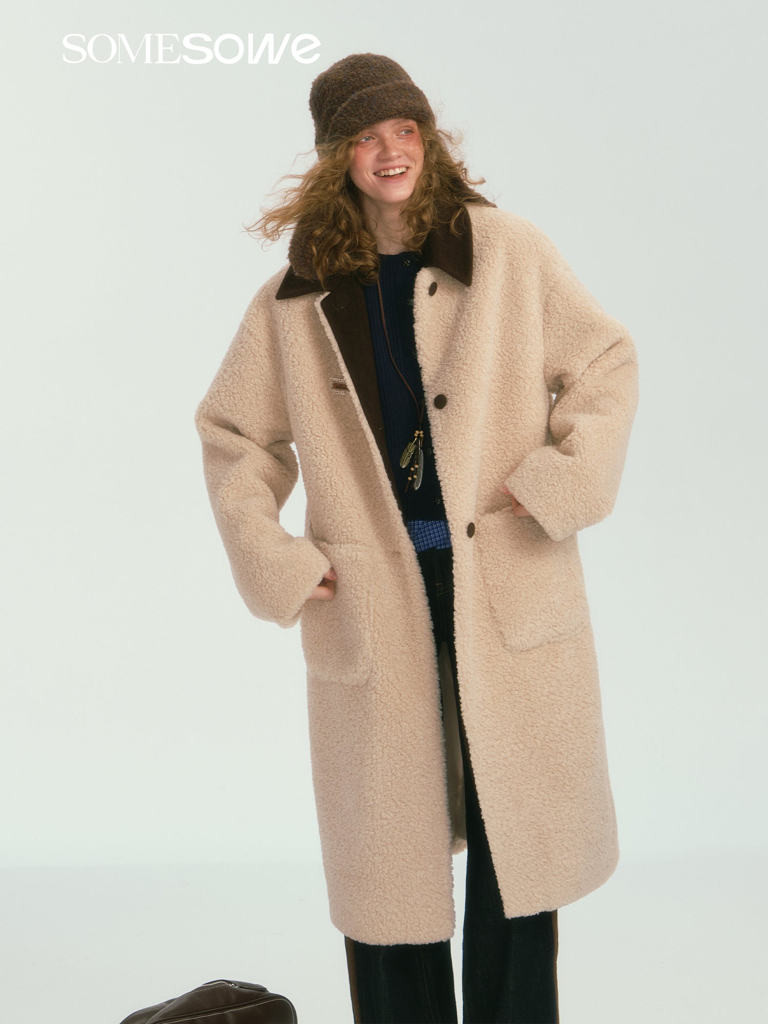 SOMESOWE S2407262 Long coat with matching collar